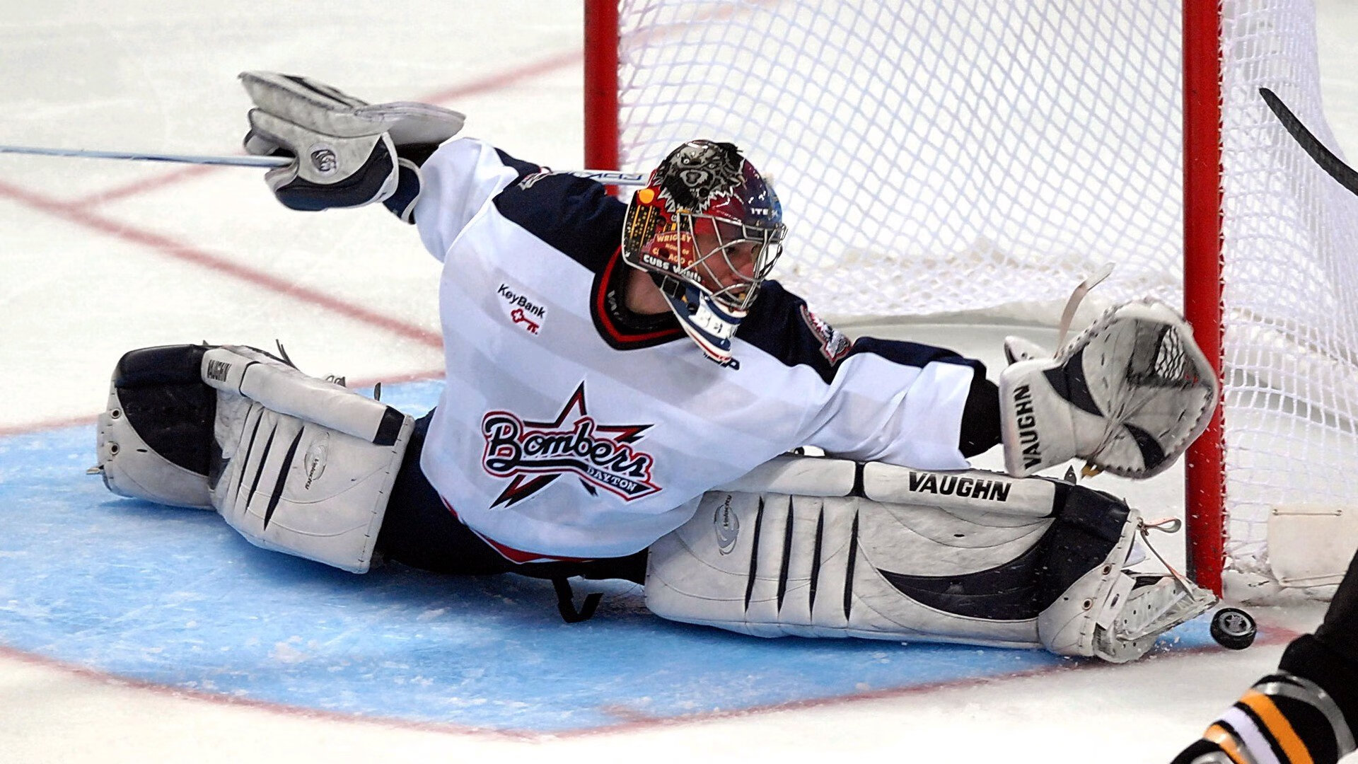 _热火奋力奋战，赢得关键胜局_，火热奋斗